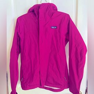 Patagonia windbreaker rain jacket magenta size medium